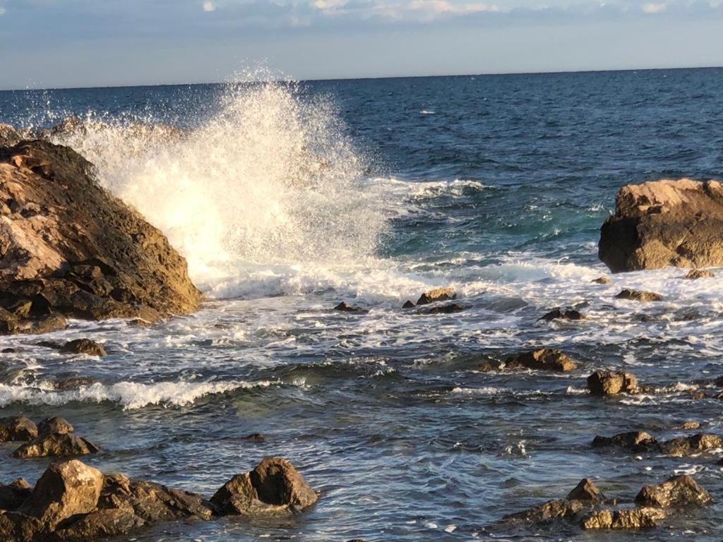 Amore A Prima Vista !! Mortola Mortola Superiore Luaran gambar